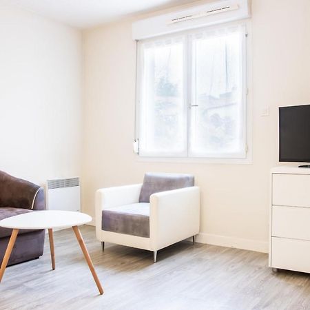 Le 12 Carnot - Serenite Assuree Dans Ce Grand Studio Apartment Poitiers Exterior foto