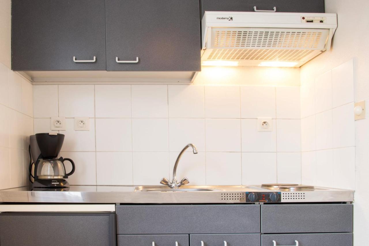 Le 12 Carnot - Serenite Assuree Dans Ce Grand Studio Apartment Poitiers Exterior foto