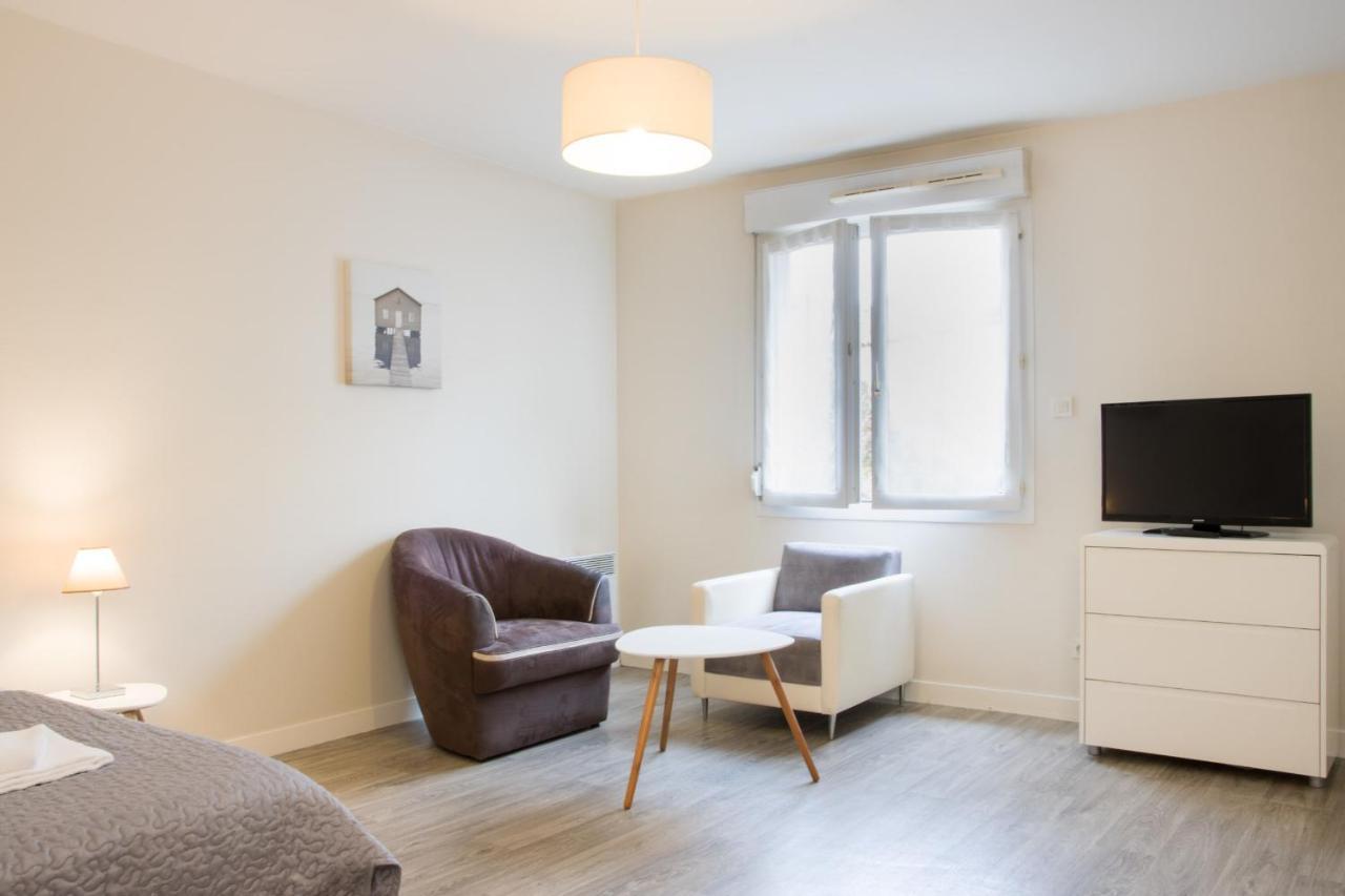 Le 12 Carnot - Serenite Assuree Dans Ce Grand Studio Apartment Poitiers Exterior foto